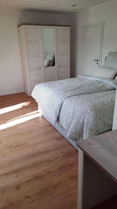 Apartment Neubau - Wallsbuell